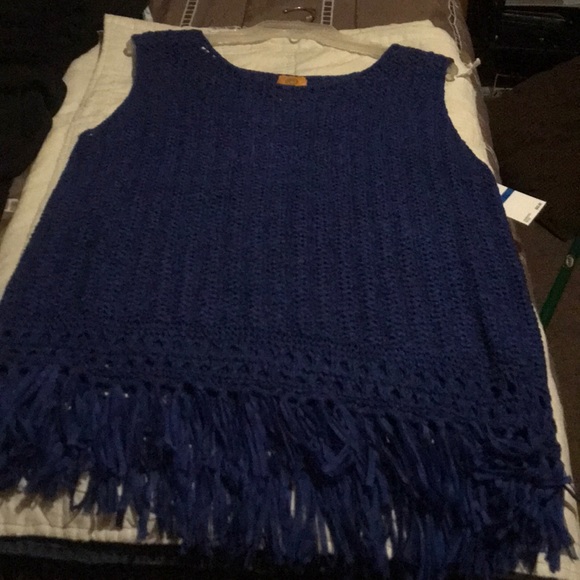 Top - Picture 2 of 2